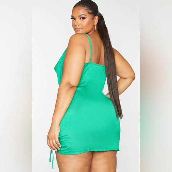 NWT PrettyLittleThing Bright Green Cowl Neck Ruched Front Bodycon Dress $42 - Picture 3 of 9